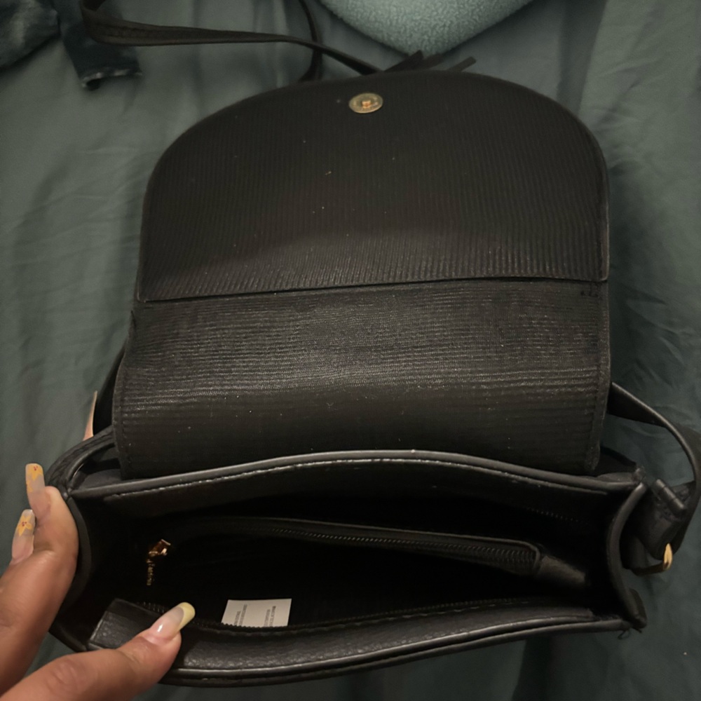 black bag - Picture 3 of 4